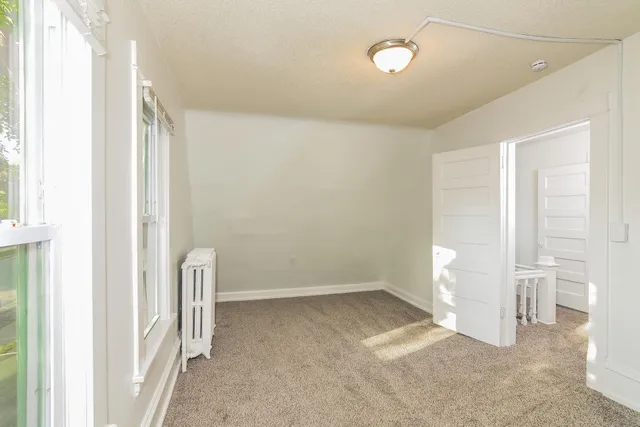 $1,899 | 250 North Irving Avenue, Minneapolis, MN 55405