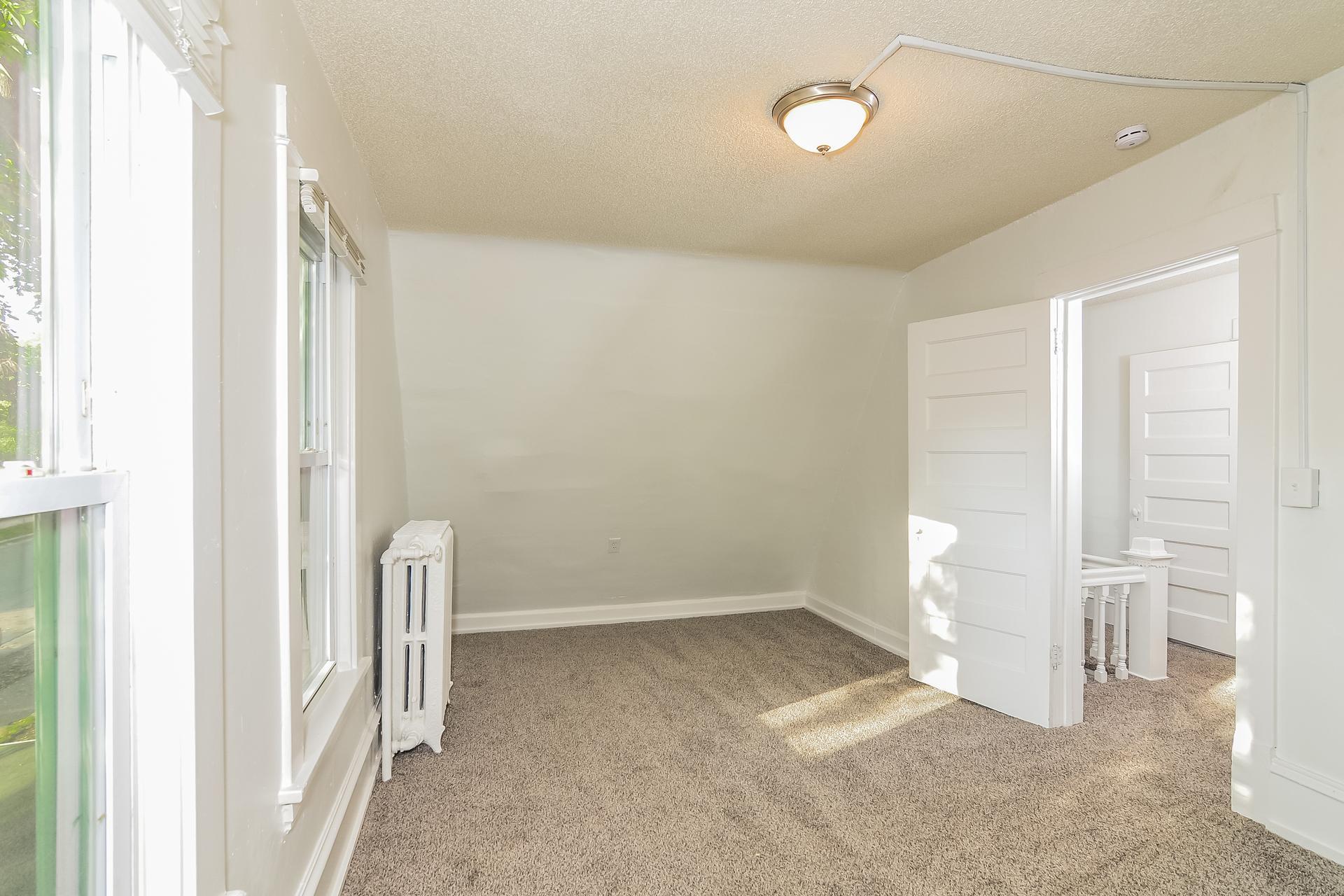 250 North Irving Avenue Minneapolis, MN 55405 - Photo 14 of 31