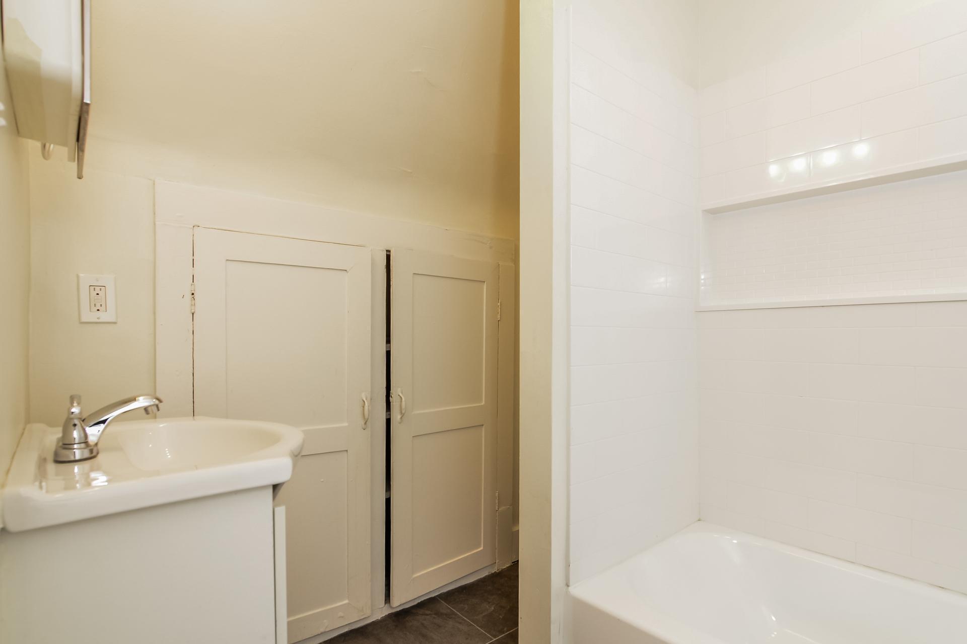 250 North Irving Avenue Minneapolis, MN 55405 - Photo 15 of 31