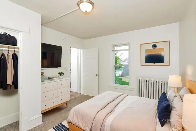 $1,899 | 250 North Irving Avenue, Minneapolis, MN 55405