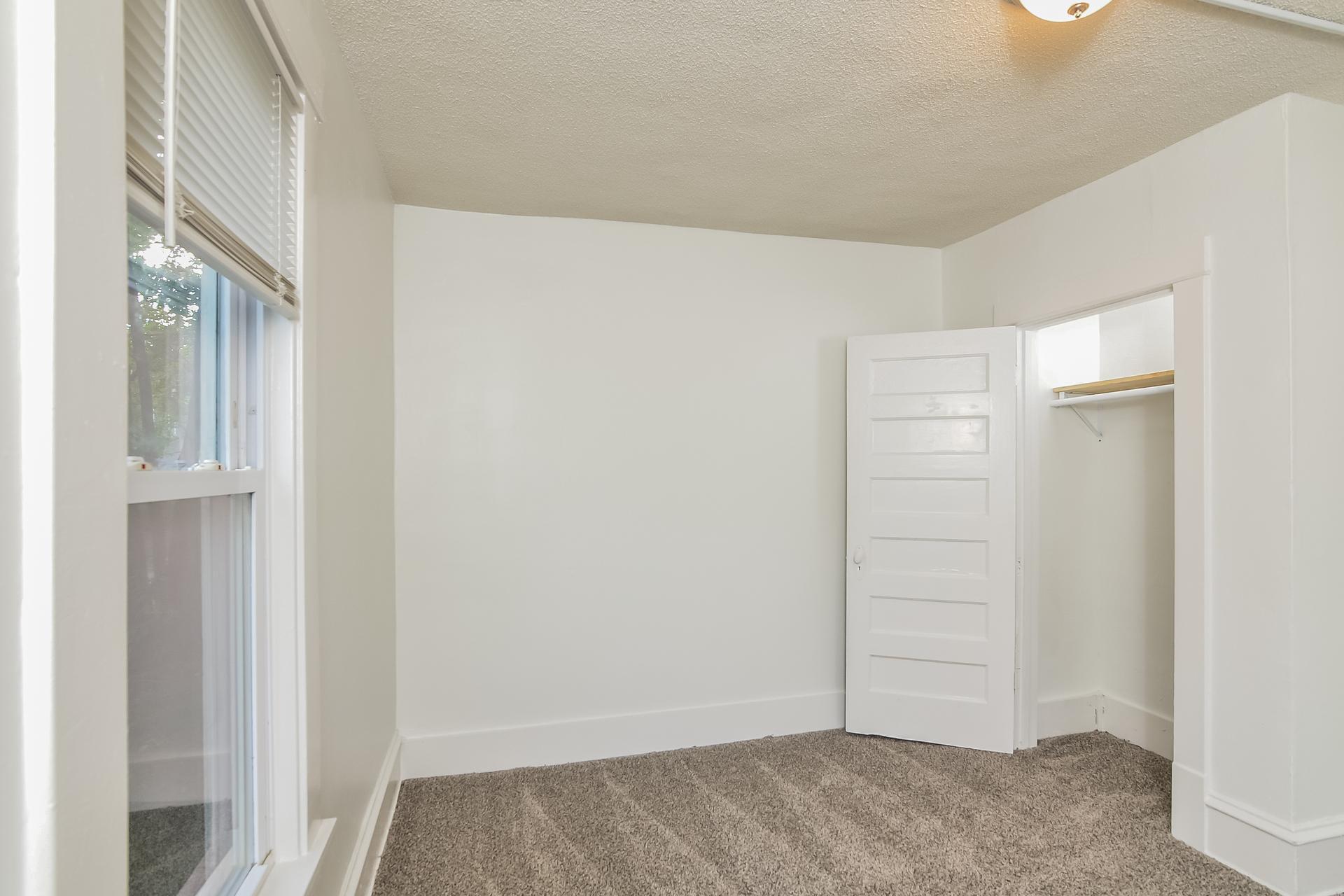 250 North Irving Avenue Minneapolis, MN 55405 - Photo 21 of 31