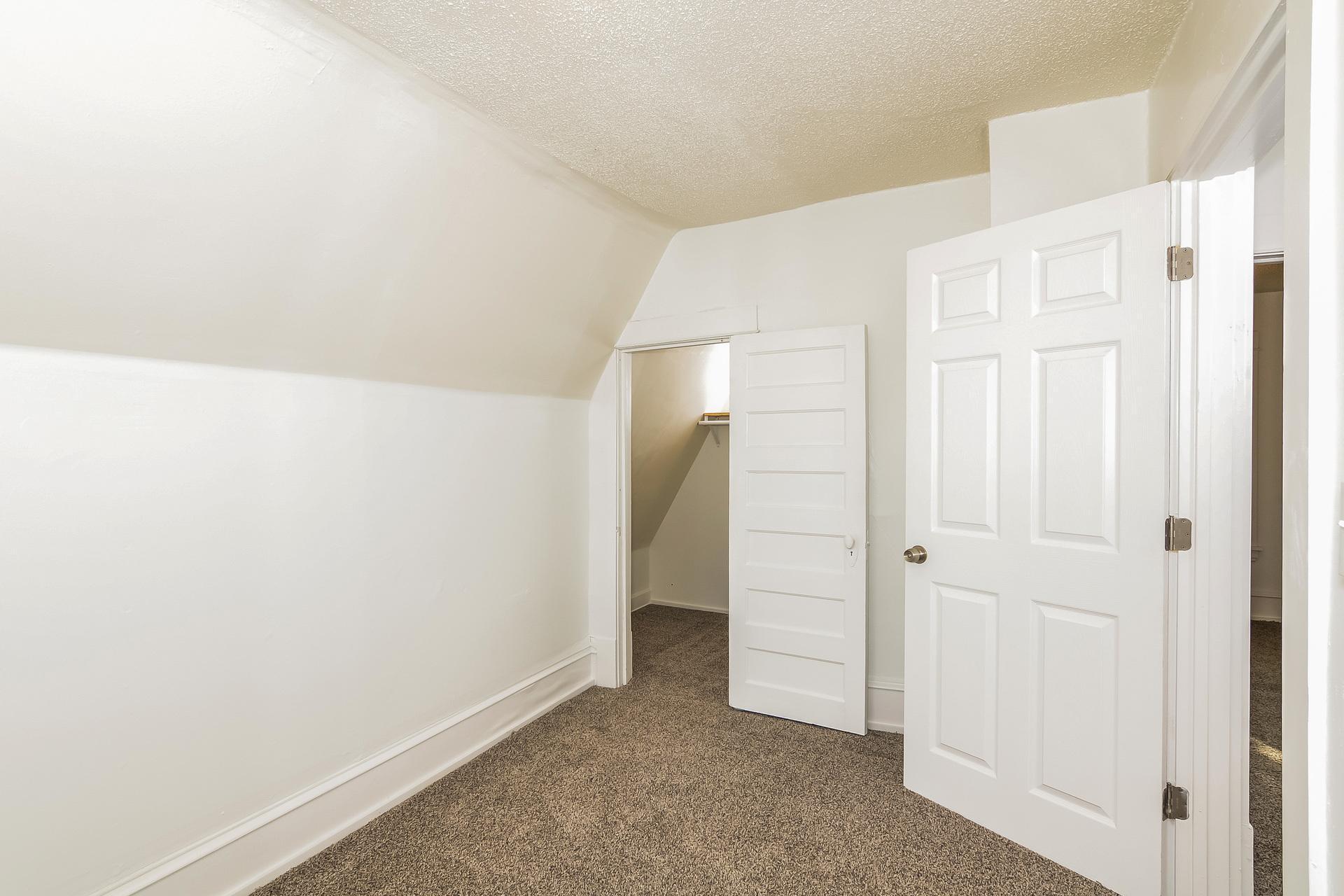 250 North Irving Avenue Minneapolis, MN 55405 - Photo 25 of 31