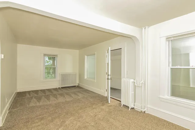 $1,899 | 250 North Irving Avenue, Minneapolis, MN 55405