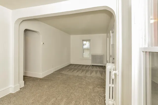 $1,899 | 250 North Irving Avenue, Minneapolis, MN 55405