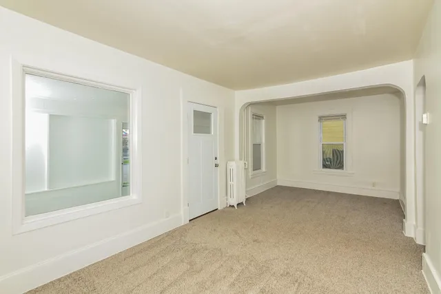 $1,899 | 250 North Irving Avenue, Minneapolis, MN 55405