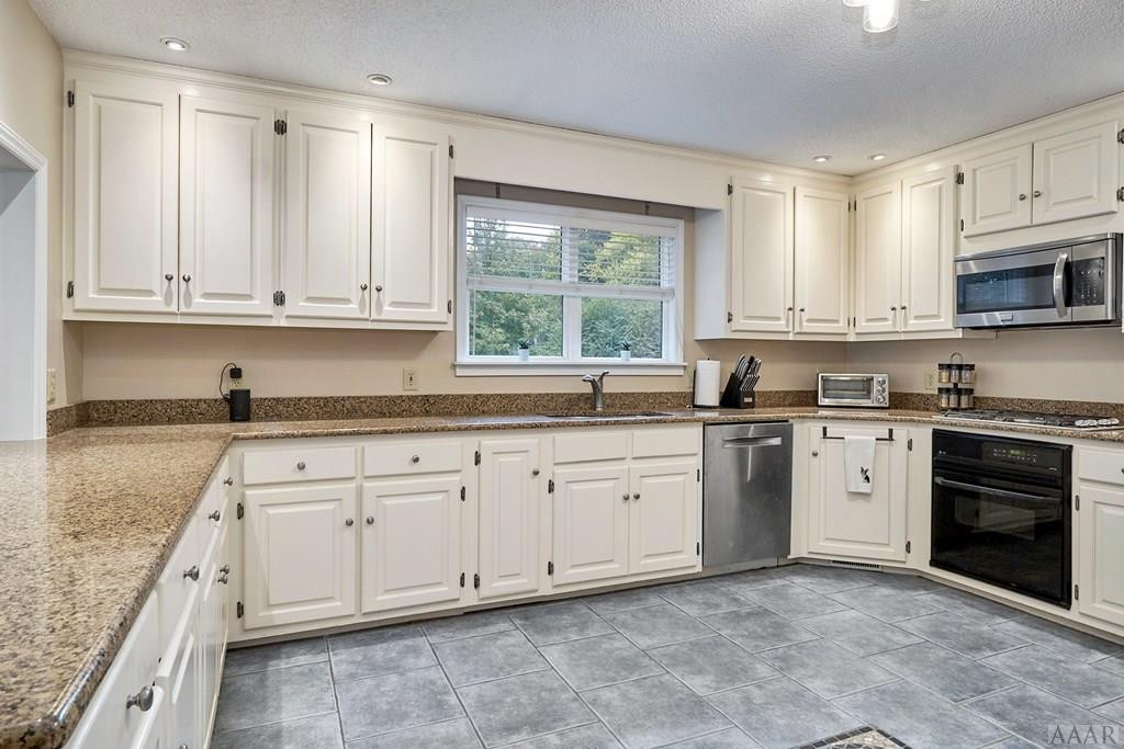 173 Launch Landing Road Moyock, NC 27958 - Photo 11 of 38 Gallery Image 11