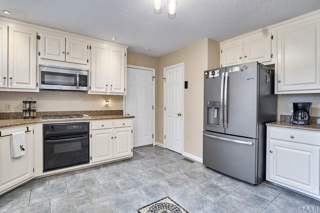 173 Launch Landing Road Moyock, NC 27958 - Photo 12 of 38 Gallery Image 12