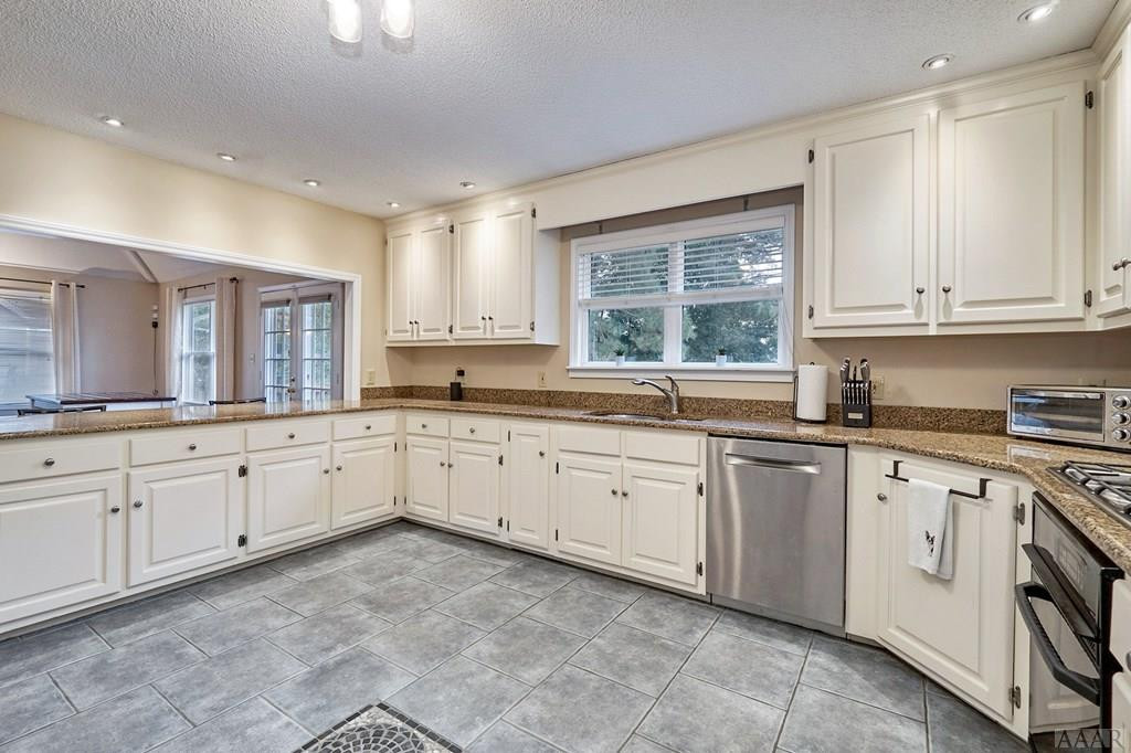 173 Launch Landing Road Moyock, NC 27958 - Photo 13 of 38 Gallery Image 13