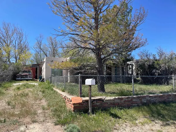 $48,900 | 716 West Davis Street, Rawlins, WY 82301