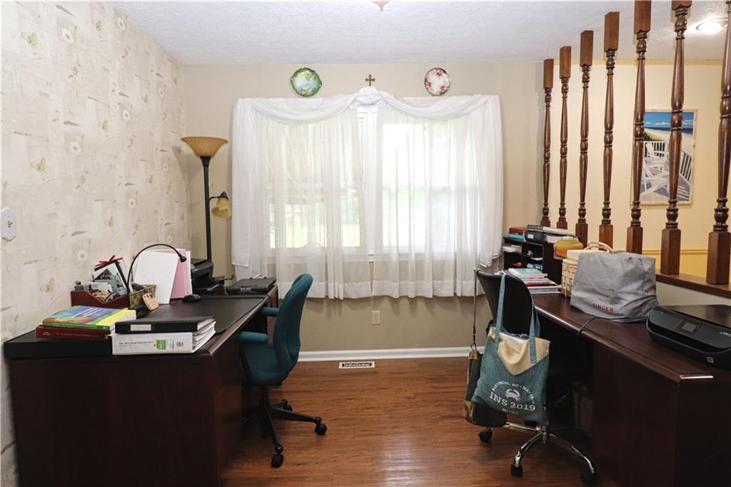 904 Ramblin Road Greenwood, IN 46142 - Photo 16 of 25 Gallery Image 16