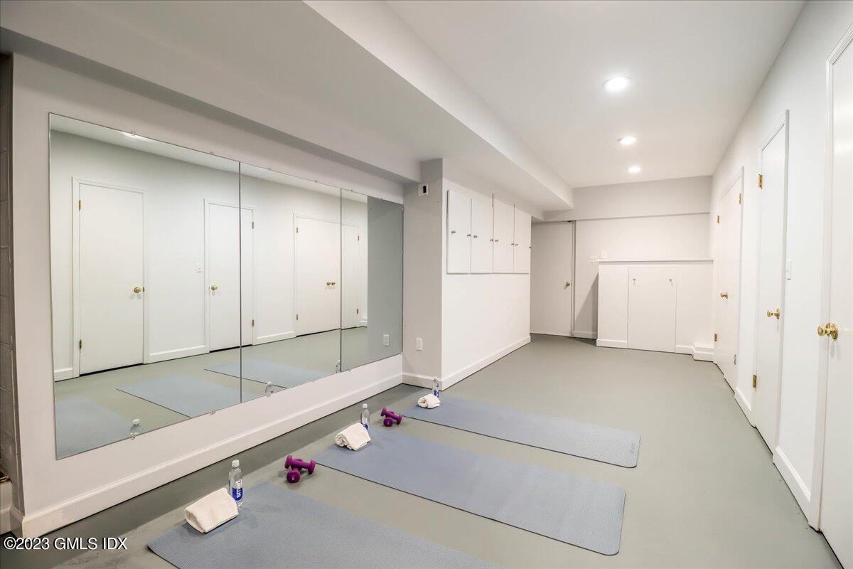 62 North Old Stone Bridge Road Cos Cob, CT 06807 - Photo 25 of 32 a view of an empty room