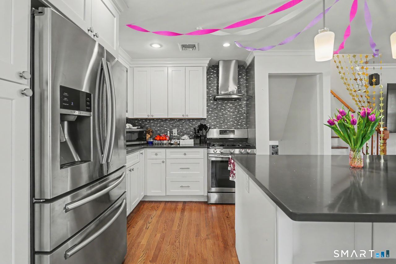 1991 Old Town Road Bridgeport, CT 06606 - Photo 18 of 30 Gallery Image 18