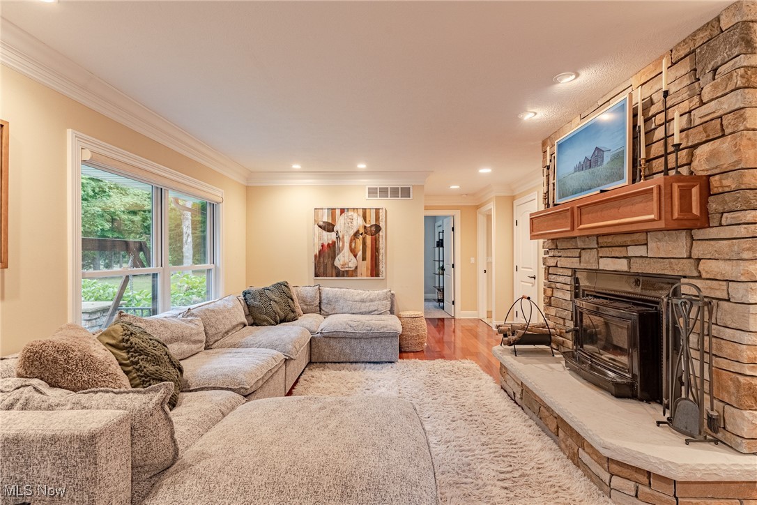 8163 Hart Road Mentor, OH 44060 - Photo 6 of 48 Gallery Image 6