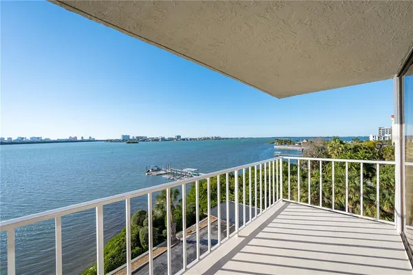 $540,000 | 500 North Osceola Avenue, Unit 307, Clearwater, FL 33755