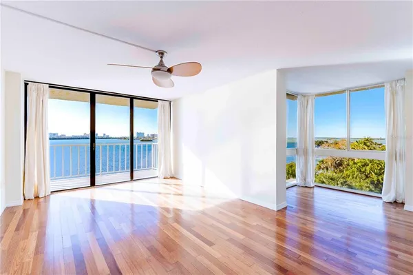 $540,000 | 500 North Osceola Avenue, Unit 307, Clearwater, FL 33755