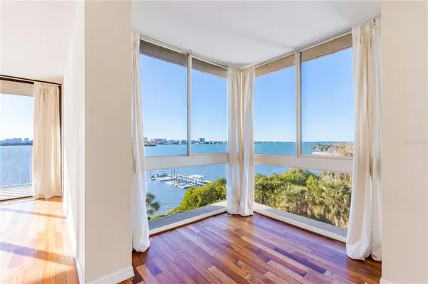 $540,000 | 500 North Osceola Avenue, Unit 307, Clearwater, FL 33755