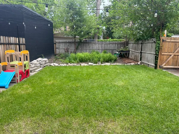 $4,500 | 3428 West Belden Avenue, Unit 1, Chicago, IL 60647