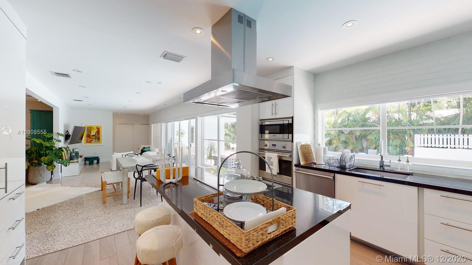 330 Ridgewood Road Coral Gables, FL 33133 - Photo 2 of 31 Gallery Image 2