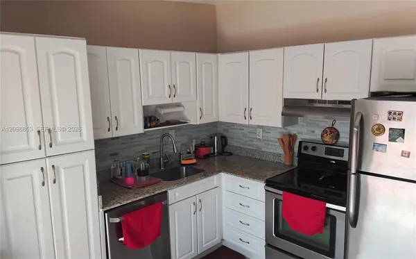 $2,600 | 7812 Pembroke Road, Unit 7812, Miramar, FL 33023