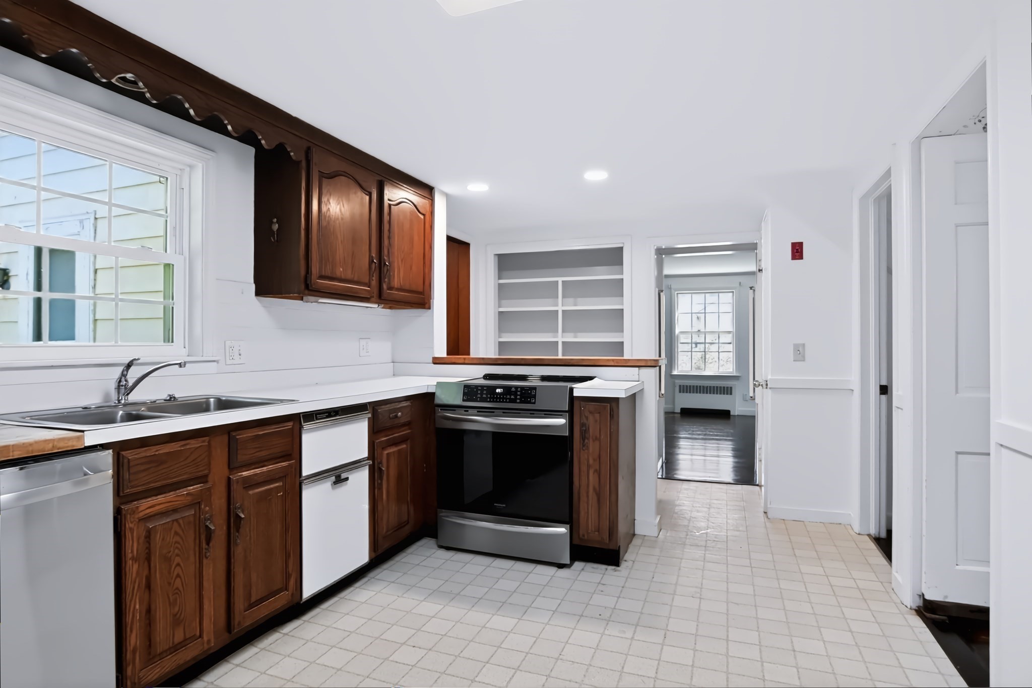 10 Damon Road Holden, MA 01520 - Photo 9 of 42 Gallery Image 9