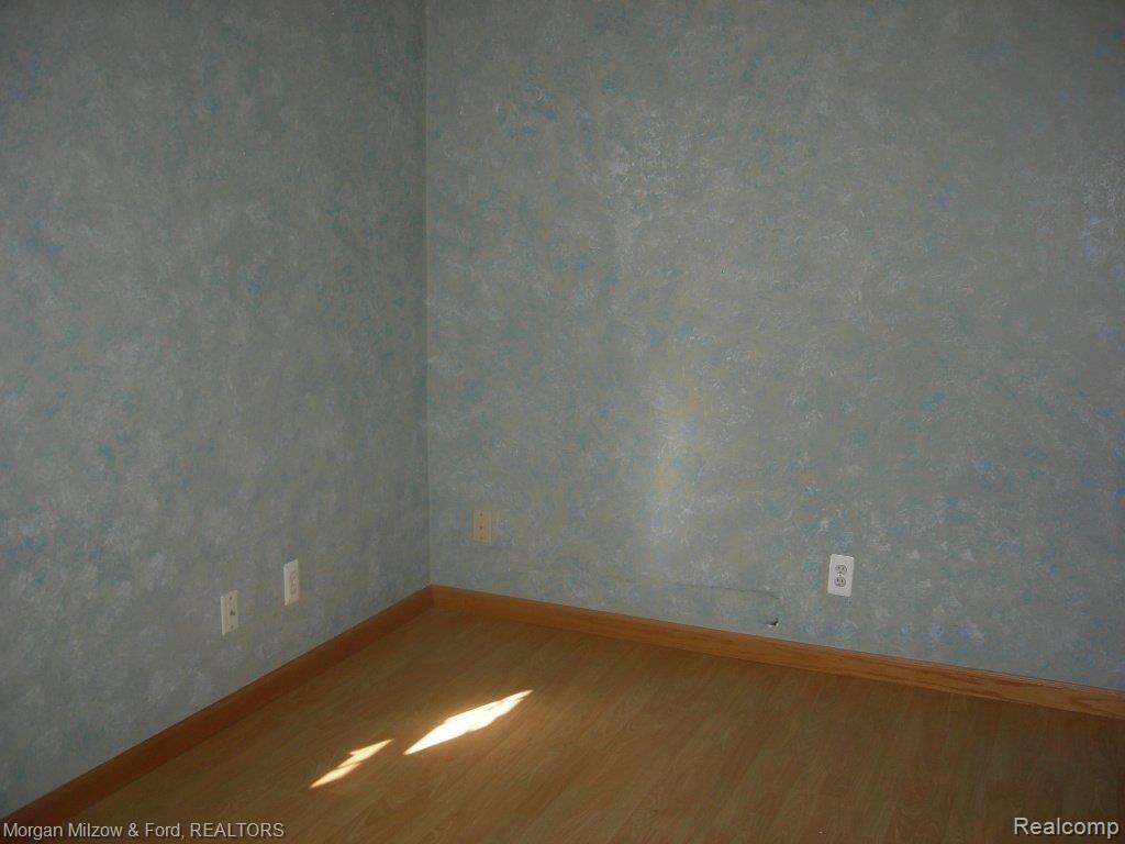 3212 Avalon Road Rochester, MI 48309 - Photo 6 of 13 DSCN2761