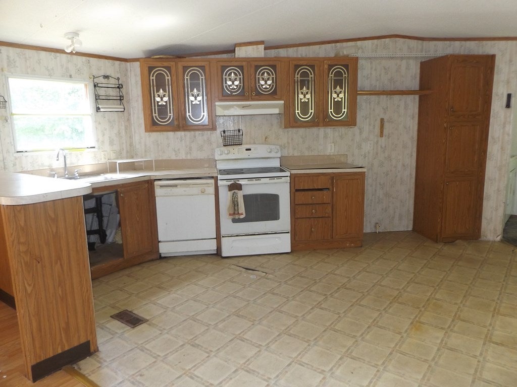 239 Little Bit Road Hillsville, VA 24343 - Photo 4 of 17 Gallery Image 4