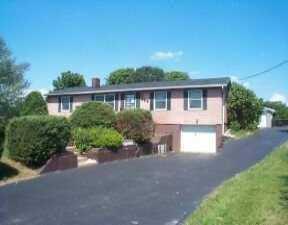 386 North Road Butler, PA 16001 - Photo 1 of 8 Exterior Front.