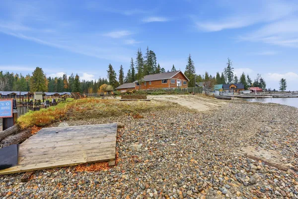 $949,900 | 25 Rebecca Lane, Nordman, ID 83848