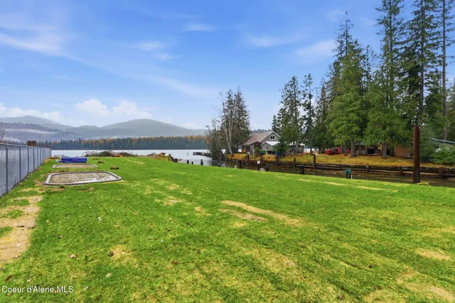 $949,900 | 25 Rebecca Lane, Nordman, ID 83848