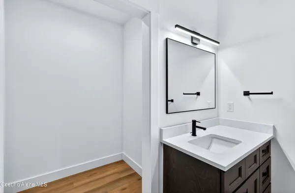 $925,000 | 25 Rebecca Lane, Nordman, ID 83848