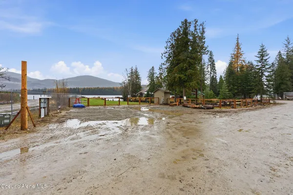 $949,900 | 25 Rebecca Lane, Nordman, ID 83848