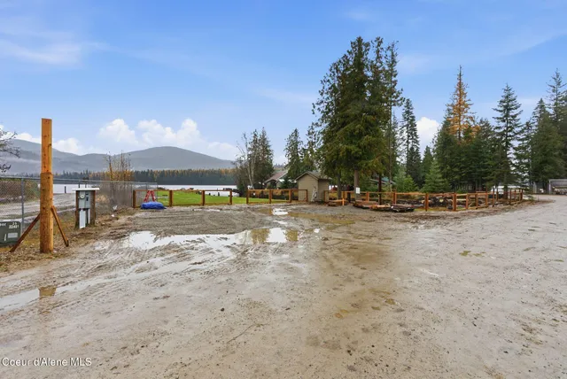 $949,900 | 25 Rebecca Lane, Nordman, ID 83848