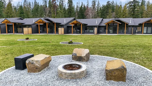 $925,000 | 25 Rebecca Lane, Nordman, ID 83848