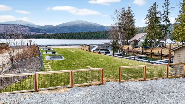 $925,000 | 25 Rebecca Lane, Nordman, ID 83848
