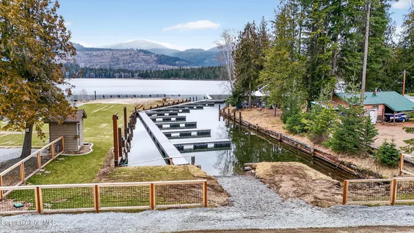 $925,000 | 25 Rebecca Lane, Nordman, ID 83848