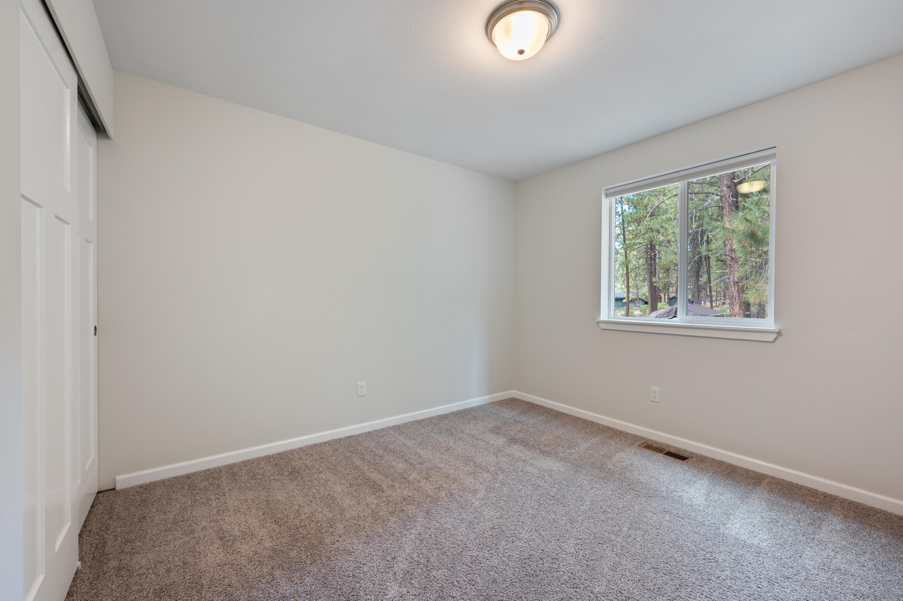 60026 Turquoise Road Bend, OR 97702 - Photo 35 of 49 Bedroom #2
