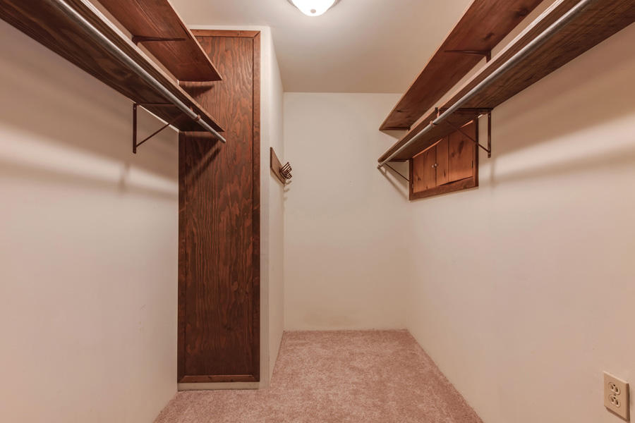 485 Ritz View Drive Blaine, TN 37709 - Photo 21 of 34 Master Closet