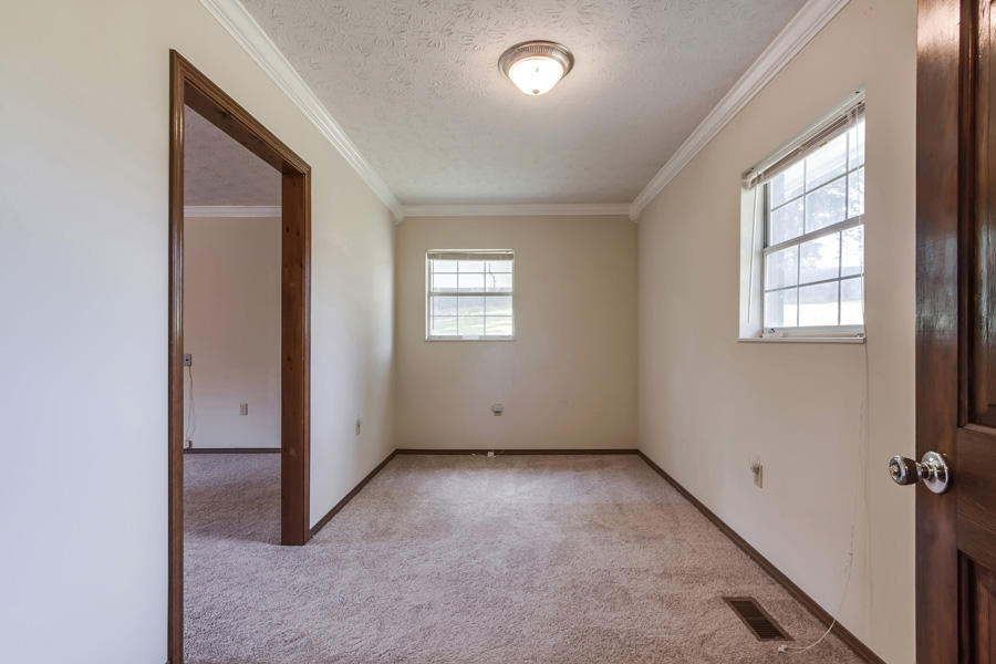 485 Ritz View Drive Blaine, TN 37709 - Photo 23 of 34 Master Sitting Area