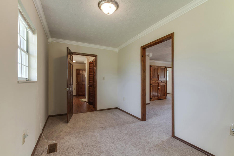 485 Ritz View Drive Blaine, TN 37709 - Photo 24 of 34 Master Sitting Area