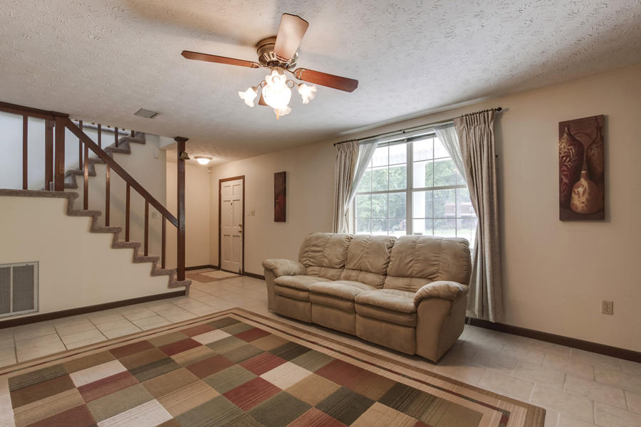 485 Ritz View Drive Blaine, TN 37709 - Photo 9 of 34 Living Room