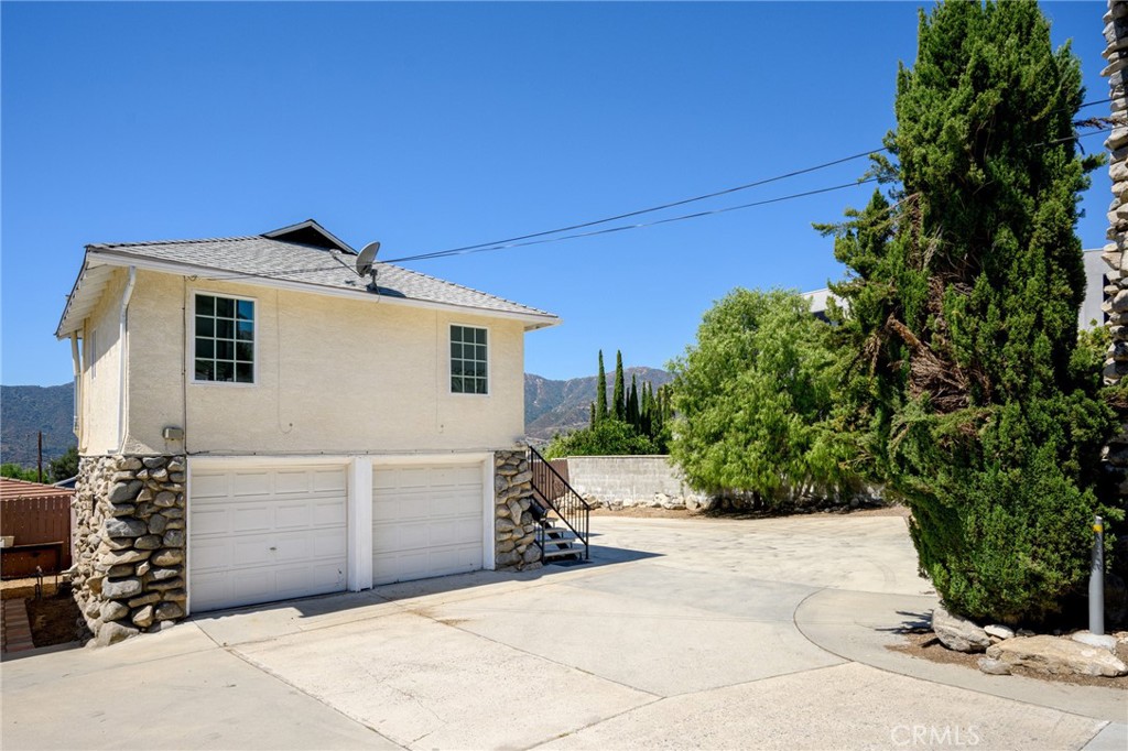2526 Foothill Boulevard, Unit 1/2 La Crescenta, CA 91214 - Photo 1 of 25