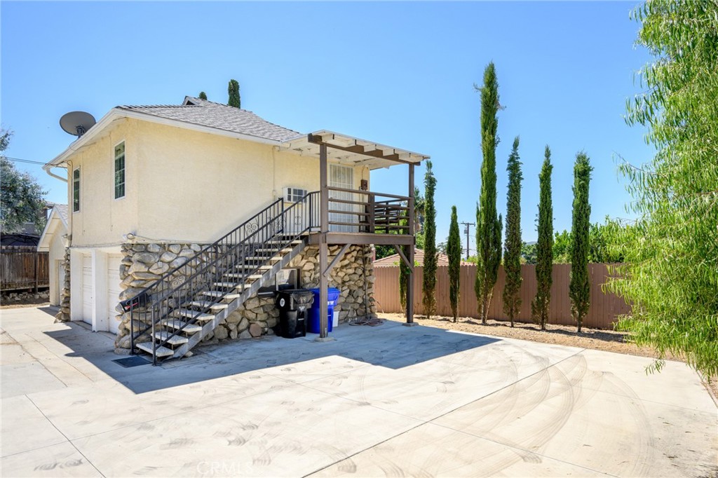 2526 Foothill Boulevard, Unit 1/2 La Crescenta, CA 91214 - Photo 20 of 25