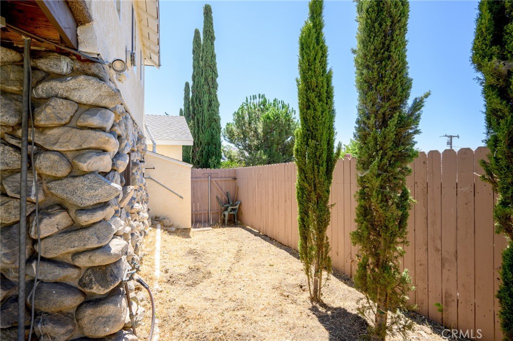 2526 Foothill Boulevard, Unit 1/2 La Crescenta, CA 91214 - Photo 25 of 25