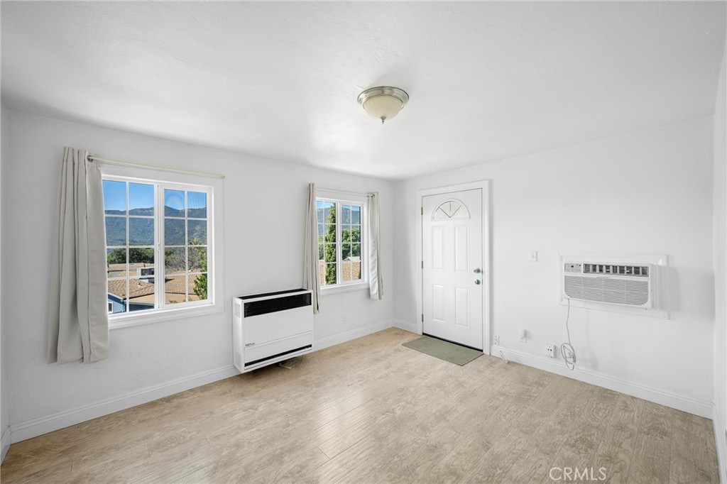 2526 Foothill Boulevard, Unit 1/2 La Crescenta, CA 91214 - Photo 7 of 25