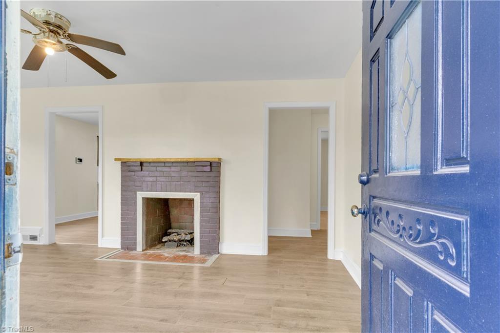 Gas fireplace