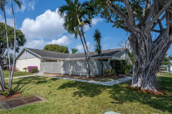 $2,150 | 8007 Ambach Way, Hypoluxo, FL 33462