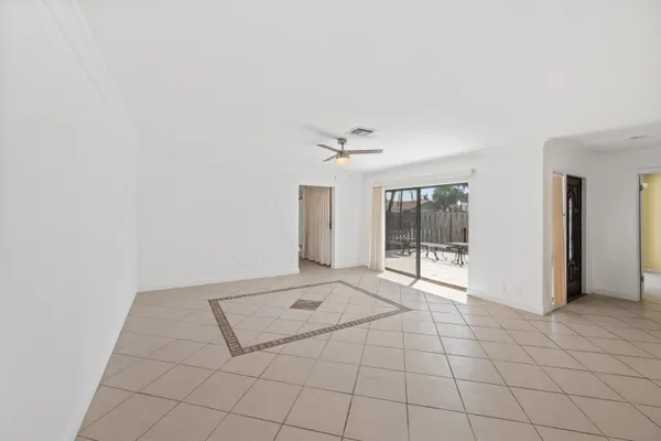 $2,150 | 8007 Ambach Way, Hypoluxo, FL 33462