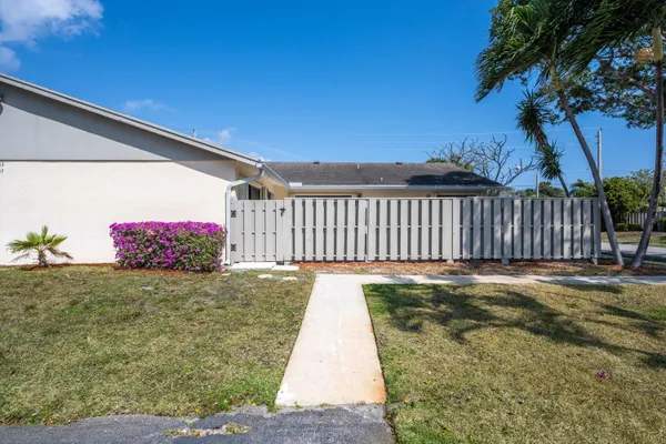 $2,150 | 8007 Ambach Way, Hypoluxo, FL 33462