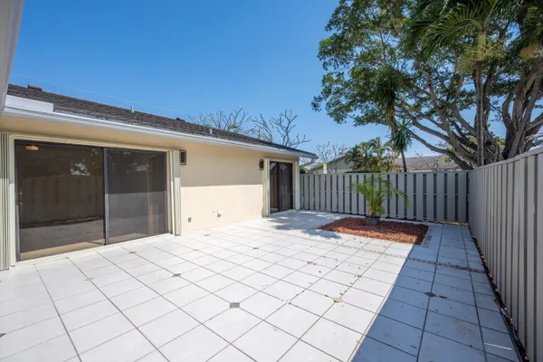 $2,150 | 8007 Ambach Way, Hypoluxo, FL 33462