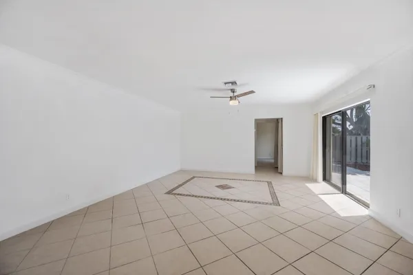 $2,150 | 8007 Ambach Way, Hypoluxo, FL 33462